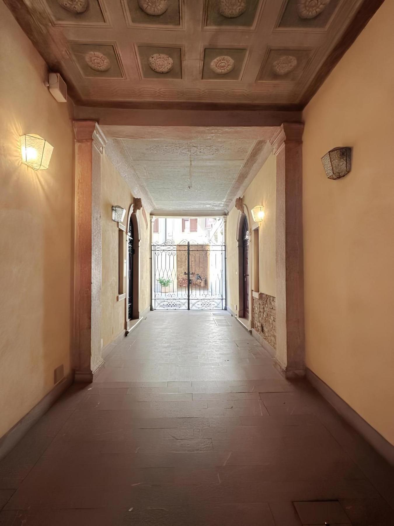 Elle Palace - Simply Elegant Verona Eksteriør billede